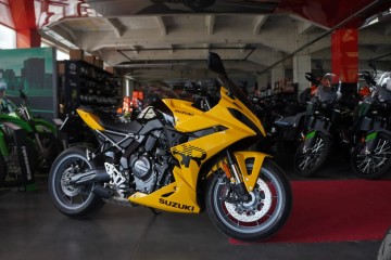 Suzuki GSX 8R Polski Salon Gwarancja