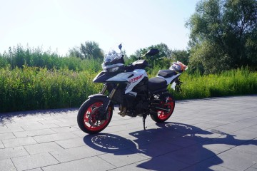 902 STRADALE Przedsprzedaż Salon Tarnów Kufry Boczne Gratis