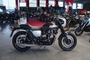 Kawasaki W800 Cafe 2021r Super stan Salon Kawasaki Tarnów