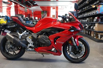 QJMotor SRK 800 RR